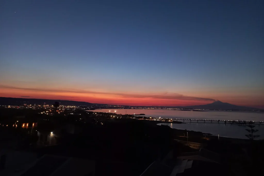 Siracusa, tramonto estivo con Etna sullo sfondo 2